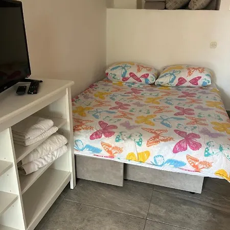 Apartmani Nina Petrčane Exterior foto