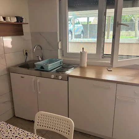 Apartmani Nina Petrčane Exterior foto
