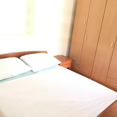 Apartmani Nina Petrčane Exterior foto